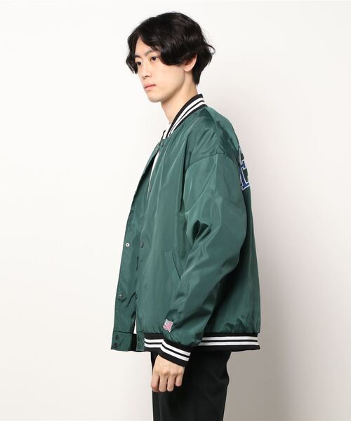 JEANS MATE（ジーンズメイト）の「カレッジ風バックプリントロゴ スタジャン（スタジャン・メンズ・ブラック/ダークグリーン/ダークブルー・MEDIUM/LARGE/X-LARGE）」の6枚目の写真