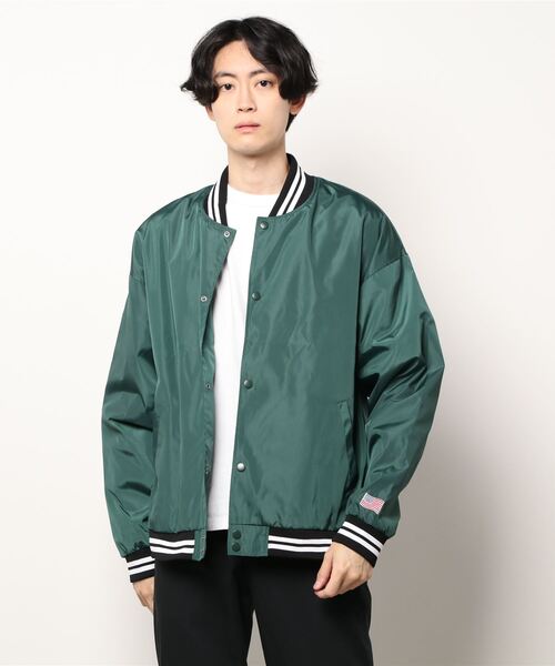JEANS MATE（ジーンズメイト）の「カレッジ風バックプリントロゴ スタジャン（スタジャン・メンズ・ブラック/ダークグリーン/ダークブルー・MEDIUM/LARGE/X-LARGE）」の5枚目の写真