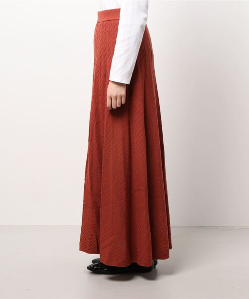 Lugnoncure（ルノンキュール）の「幾何ストライプ編みフレアニットスカート（スカート・レディース・ネイビー/オフホワイト/オレンジ・ﾌﾘ-）」の4枚目の写真