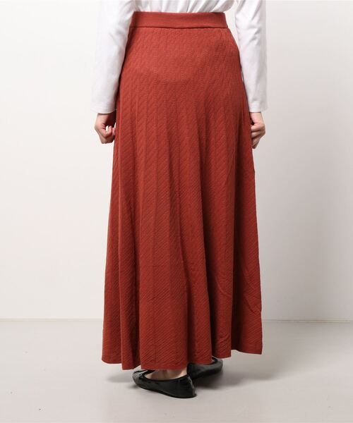 Lugnoncure（ルノンキュール）の「幾何ストライプ編みフレアニットスカート（スカート・レディース・ネイビー/オフホワイト/オレンジ・ﾌﾘ-）」の5枚目の写真