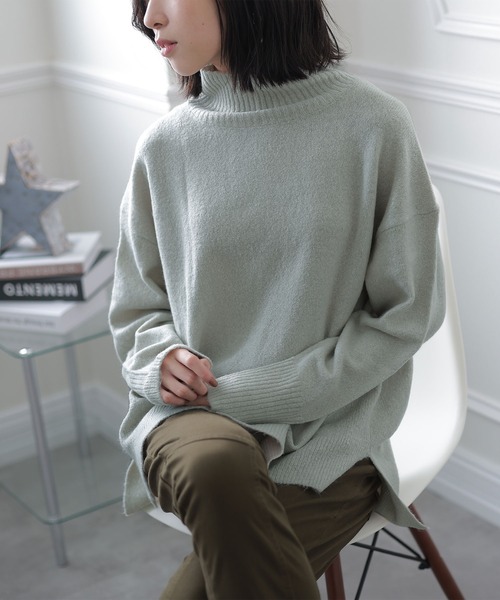 ElegChic(エレグシック)の「タートルネックワイドセーター(ニット/セーター・レディース・ライトグレー/ブラック/ベージュ・MEDIUM/X-LARGE/XXX-LARGE)」の1枚目の写真