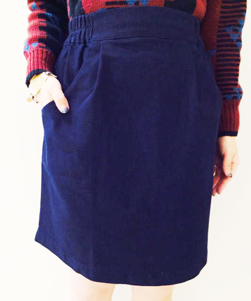 Kastane（カスタネ）の「【Kastane】台形タックミニスカート（スカート・レディース・ベージュ/グレー/インディゴブルー/レッド・FREE）」の4枚目の写真