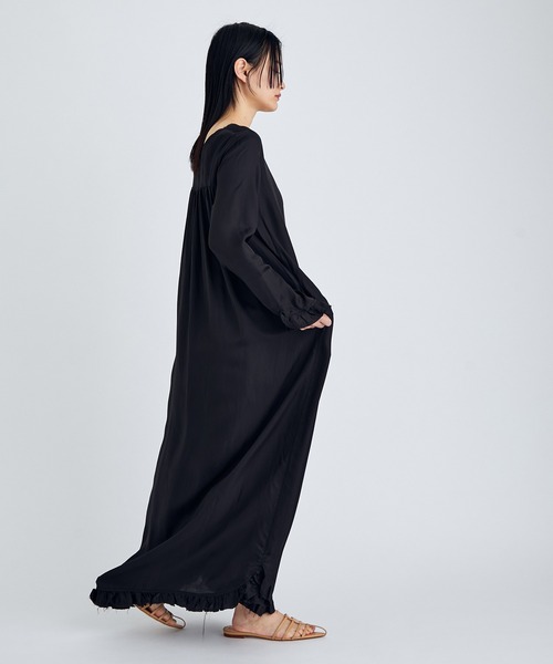 PROVOKE （プロヴォーク）の「【provoke for ADAM ET ROPE'】別注キュプラフリルワンピース（ワンピース・レディース・ブラック/オフホワイト/ラベンダー・FREE）」の9枚目の写真