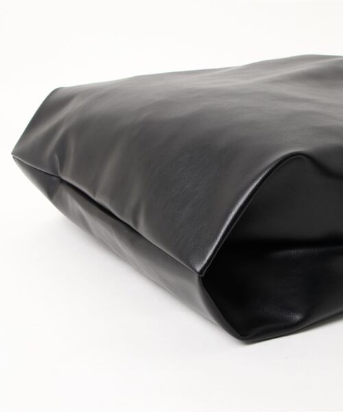 anello（アネロ）の「ALTON BAGGY BAG LARGE（トートバッグ・レディース・ダークグレー/シルバー/ライトブラウン/ブラック/ピンク系その他/ブラック×ホワイト・-）」の20枚目の写真