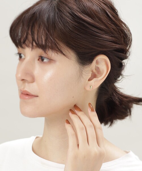 COCOSHNIK(ココシュニック)の「K18中空ビーンズ スタッドピアス(ピアス(両耳用)・レディース・ホワイト系その他7・00)」の9枚目の写真