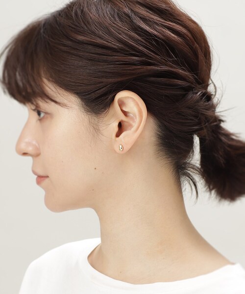 COCOSHNIK(ココシュニック)の「K18中空ビーンズ スタッドピアス(ピアス(両耳用)・レディース・ホワイト系その他7・00)」の10枚目の写真