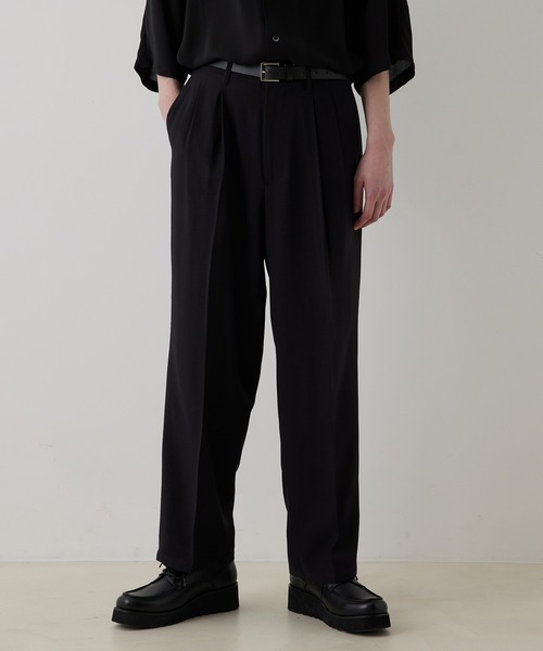 JUNRED（ジュンレッド）の「ドレープテクスチャー2タックワイドパンツ（スラックス・メンズ・ライトグレー/ブラック/ブルー系その他4・S/M/L）」の2枚目の写真