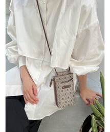 フライヨークブラウス