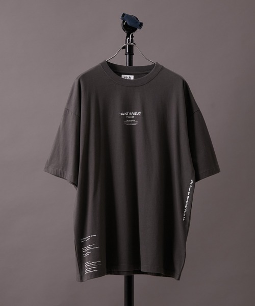 re_k by JUNRED(レクバイジュンレッド)の「【 re_k by JUNRED 】タイポグラフィック半袖Tシャツ(Tシャツ/カットソー・メンズ・ホワイト/チャコールグレー/グリーン・S/M/LL/L)」の3枚目の写真