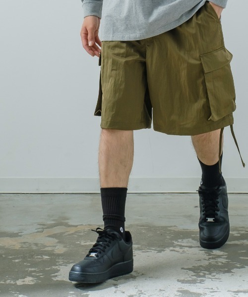improves（インプローブス）の「スーパーワイド カーゴショーツ（カーゴパンツ・メンズ・オリーブ/グレー/ブラック・LARGE/MEDIUM）」の10枚目の写真