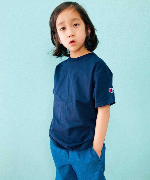 Champion(チャンピオン)の「Champion ワンポイント袖ロゴ クルーネック半袖Tシャツ キッズ(Tシャツ/カットソー・キッズ・オフホワイト/ダークグリーン/ネイビー/グレー/ブラック・S/M/L/XL)」の6枚目の写真