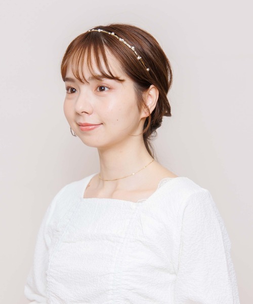 flower(フラワー)の「パールレンジヘアバンド(カチューシャ・レディース・ゴールド/シルバー・FREE)」の4枚目の写真