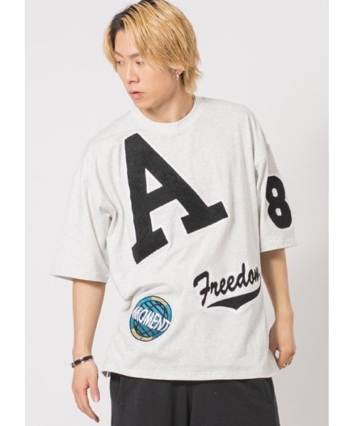 RE730(アールイーセブンサーティー)の「可愛いワッペン ビッグシルエットTシャツ(Tシャツ/カットソー・メンズ・ライトグレー/ブラック/ネイビー/グリーン・MEDIUM/LARGE/X-LARGE)」の4枚目の写真