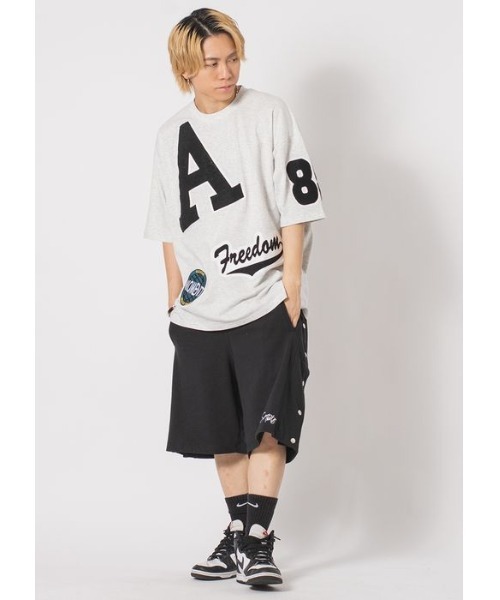RE730(アールイーセブンサーティー)の「可愛いワッペン ビッグシルエットTシャツ(Tシャツ/カットソー・メンズ・ライトグレー/ブラック/ネイビー/グリーン・MEDIUM/LARGE/X-LARGE)」の7枚目の写真