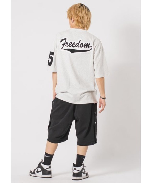 RE730(アールイーセブンサーティー)の「可愛いワッペン ビッグシルエットTシャツ(Tシャツ/カットソー・メンズ・ライトグレー/ブラック/ネイビー/グリーン・MEDIUM/LARGE/X-LARGE)」の10枚目の写真