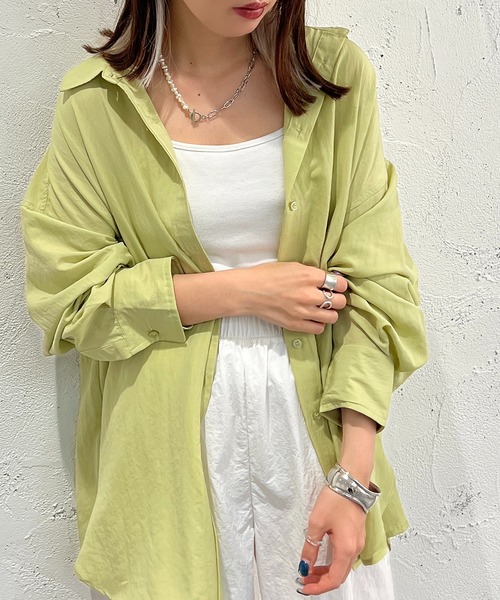 apres jour mignon（アプレジュールミニョン）の「カラーシャツ【ZOZOTOWN限定アイテム】（シャツ/ブラウス・レディース・オフホワイト/ピンク/オレンジ/グリーン/ブラック/ダークブルー・X-LARGE/フリー）」の3枚目の写真