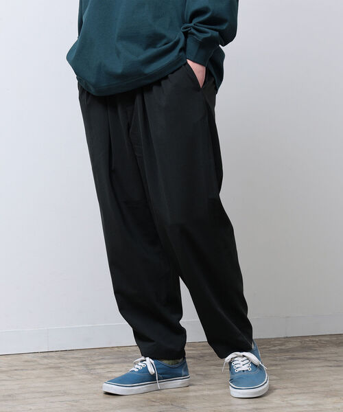 BEAMS（ビームス）の「BEAMS / 2プリーツ イージー アンクル パンツ（その他パンツ・メンズ・チャコールグレー/ダークグリーン/ネイビー・S/M/L/XL）」の5枚目の写真