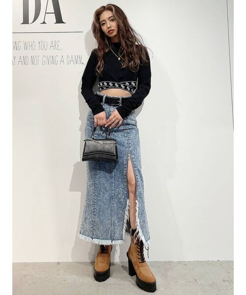 GYDA（ジェイダ）の「ハイウエスト ZIPスリット ケミカルデニムスカート（デニムスカート・レディース・ライトブルー/ブラック・SMALL/MEDIUM）」の7枚目の写真