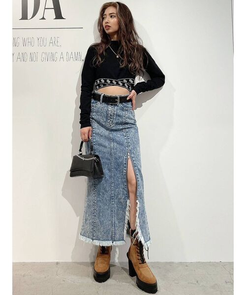GYDA（ジェイダ）の「ハイウエスト ZIPスリット ケミカルデニムスカート（デニムスカート・レディース・ライトブルー/ブラック・SMALL/MEDIUM）」の5枚目の写真