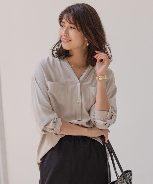 BAYFLOW(ベイフロー)の「ベーシックスキッパーシャツ(シャツ/ブラウス・レディース・ベージュ/レッド/アイボリー/チャコール・FREE)」の1枚目の写真