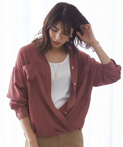 BAYFLOW(ベイフロー)の「ベーシックスキッパーシャツ(シャツ/ブラウス・レディース・ベージュ/レッド/アイボリー/チャコール・FREE)」の4枚目の写真