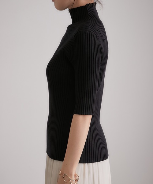 COLLAGE GALLARDAGALANTE（コラージュガリャルダガランテ）の「【OT】色違いで欲しい/ボトムを選ばない/ジャケットのインナーに/万能/リブ半袖プルオーバー/手洗い可（ニット/セーター・レディース・ホワイト/ブラック/グリーン/ピンク・FREE）」の17枚目の写真