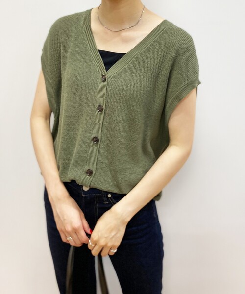 OPAQUE.CLIP（オペークドットクリップ）の「◆コットンニットジレ【WEB限定カラー】（ベスト・レディース・チャコールグレー/パープル系/カーキ系4/アイボリー・38）」の12枚目の写真