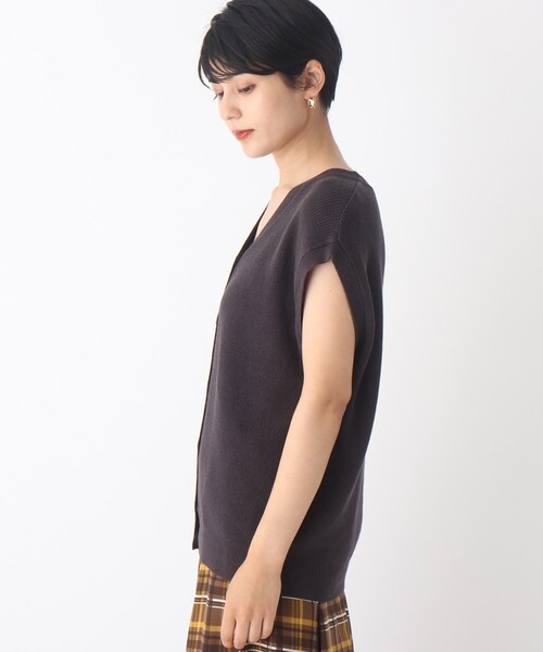 OPAQUE.CLIP（オペークドットクリップ）の「◆コットンニットジレ【WEB限定カラー】（ベスト・レディース・チャコールグレー/パープル系/カーキ系4/アイボリー・38）」の17枚目の写真