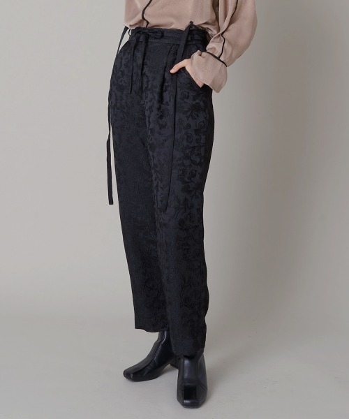 A de a.v.v（アードアー・ヴェ・ヴェ）の「［SET UP対応］ジャガード柄パンツ（その他パンツ・レディース・ブラック/アイボリー・SMALL/MEDIUM）」の2枚目の写真