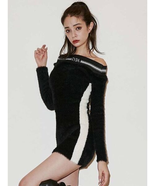 GYDA（ジェイダ）の「GYDAライン オフショルシャギーニットワンピース（ワンピース・レディース・ブラック/オフホワイト・FREE）」の11枚目の写真