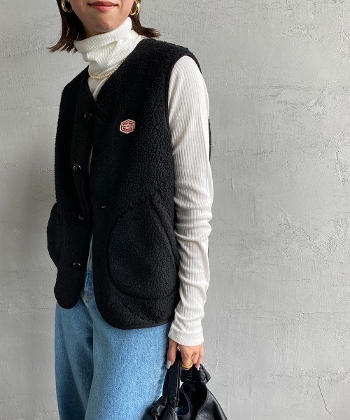 Vincent et Mireille（バンソンエミレイユ）の「[Vincent et Mireille/ヴァンソン エ ミレイユ] ノーカラー ボアフリースベスト（ベスト・レディース・アイボリー/ブラック/ブラウン・36）」の3枚目の写真