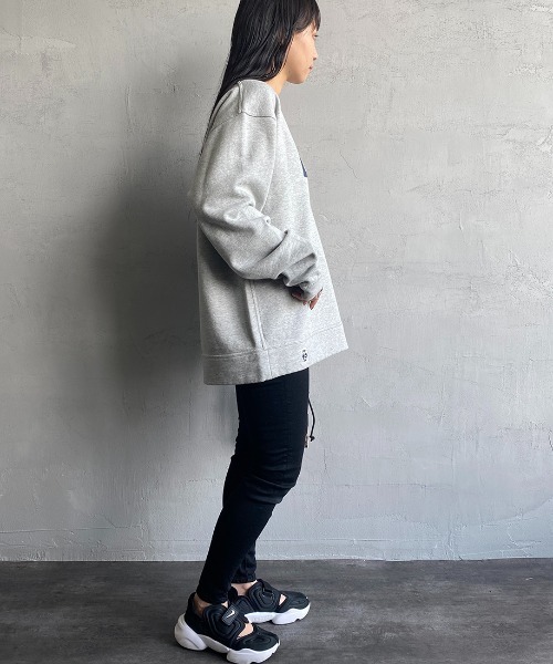 CHUMS（チャムス）の「[CHUMS/チャムス] ロゴプリント クルーネックスウェット（スウェット・レディース・ネイビー/ナチュラル/グレー・XL/L/M）」の19枚目の写真