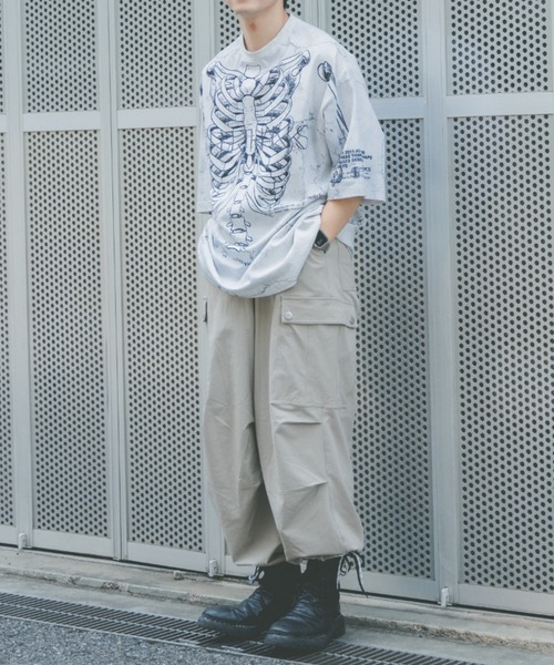 SUPERTHANKS(スーパーサンクス)の「無地 ワイド カーゴパンツ(ユニセックス)CARGO PANTS(カーゴパンツ・メンズ・ブラック/グレイッシュベージュ・M/L/S)」の17枚目の写真