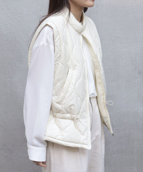 fredy emue（フレディエミュ）の「【fredyemueフレディエミュ】キルティングベスト（ダウンベスト・レディース・アイボリー/ピンク/ブラック・38）」の8枚目の写真