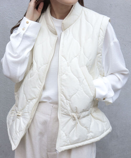 fredy emue（フレディエミュ）の「【fredyemueフレディエミュ】キルティングベスト（ダウンベスト・レディース・アイボリー/ピンク/ブラック・38）」の11枚目の写真