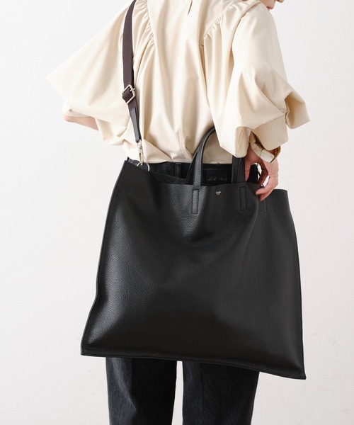 Omekashi（オメカシ）の「blancle レザーフラットトートバッグ（トートバッグ・レディース・ブラック/ベージュ・ONE SIZE）」の11枚目の写真