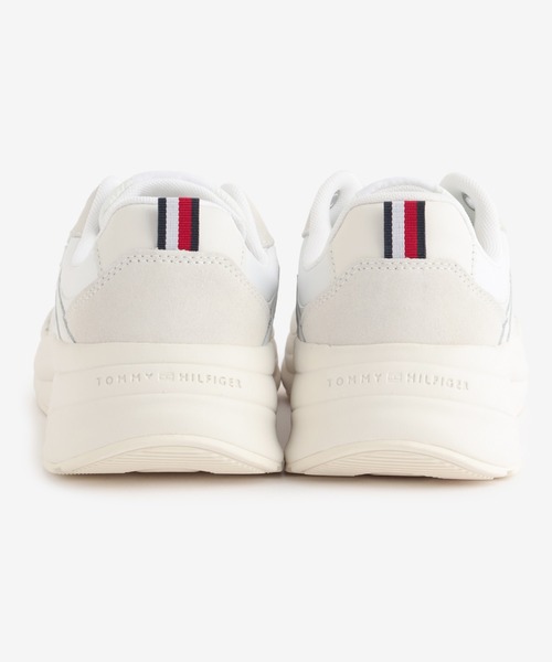 TOMMY HILFIGER(トミーヒルフィガー)の「チャンキーランナースニーカー(スニーカー・レディース・ホワイト・23cm/23.5cm/24cm)」の2枚目の写真