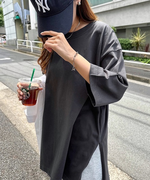 andme(アンドミー)の「コットンオーバーサイズ半袖Tシャツ(Tシャツ/カットソー・レディース・オフホワイト/チャコールグレー/ブラック/ベージュ/オートミール/ブルー系その他・M)」の4枚目の写真