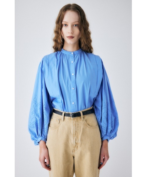 MOUSSY(マウジー)の「EYELET TUCK ブラウス(シャツ/ブラウス・レディース・ブルー/オフホワイト/ブラック・FREE)」の3枚目の写真