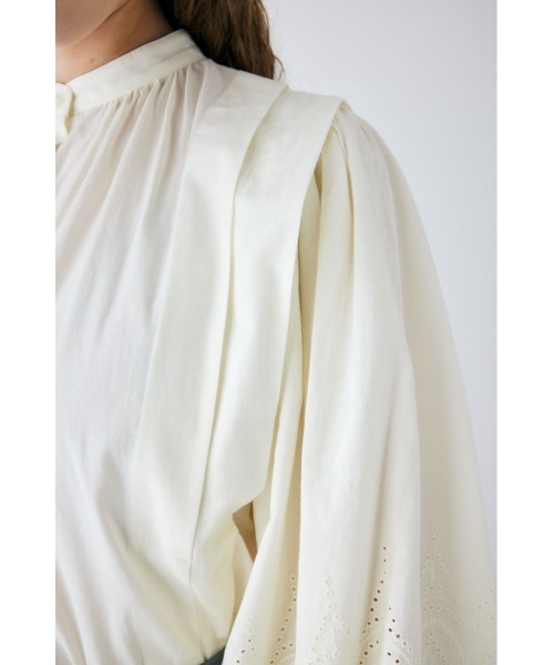 MOUSSY(マウジー)の「EYELET TUCK ブラウス(シャツ/ブラウス・レディース・ブルー/オフホワイト/ブラック・FREE)」の13枚目の写真