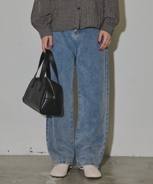 MERLOT（メルロー）の「ストレートデニムパンツ（デニムパンツ・レディース・ホワイト/ライトブルー/グレー・SMALL/MEDIUM/LARGE）」の11枚目の写真