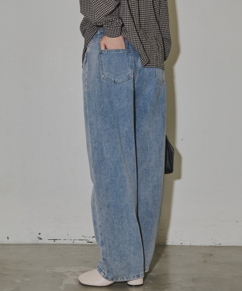 MERLOT（メルロー）の「ストレートデニムパンツ（デニムパンツ・レディース・ホワイト/ライトブルー/グレー・SMALL/MEDIUM/LARGE）」の13枚目の写真