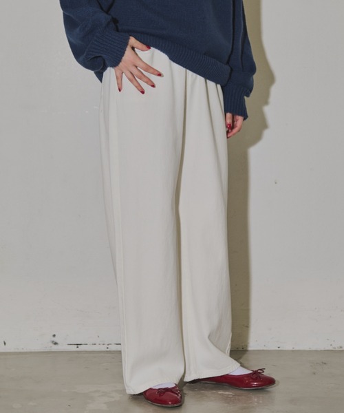 MERLOT（メルロー）の「ストレートデニムパンツ（デニムパンツ・レディース・ホワイト/ライトブルー/グレー・SMALL/MEDIUM/LARGE）」の20枚目の写真