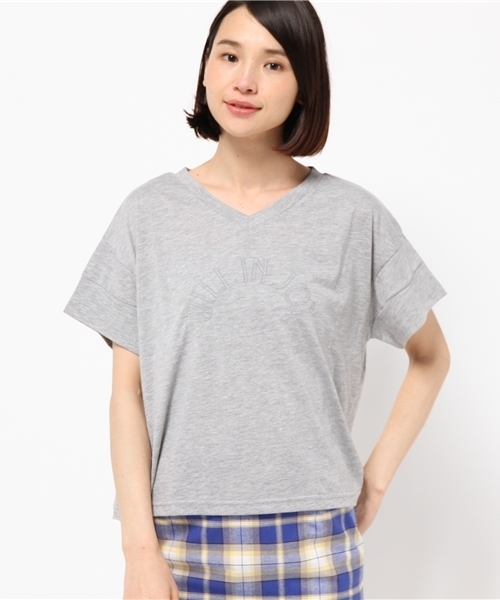 Kastane（カスタネ）の「【Kastane】Vネックロゴ刺繍T（Tシャツ/カットソー・レディース・ピンク/サックスブルー/オフホワイト/グレー・FREE）」の16枚目の写真