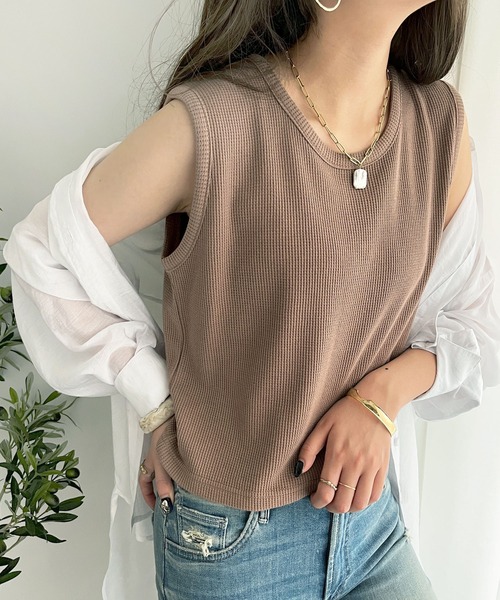 GeeRA(ジーラ)の「スナップボタンワッフルクロップドトップス(Tシャツ/カットソー・レディース・ブラック/オレンジ/アイボリー/モカ・SMALL/MEDIUM/LARGE)」の4枚目の写真