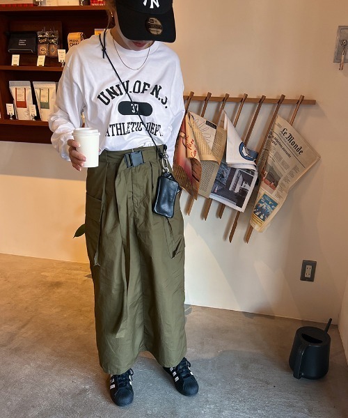 ISOOK(アイスー)の「Belted cargo skirt / ベルトカーゴスカート(mako select)(スカート・レディース・ブラック/カーキ・FREE)」の10枚目の写真