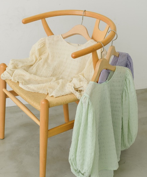 idem（イデム）の「volume sleeve sheer blouse/袖ボリュームシアーブラウス（Tシャツ/カットソー・レディース・ミント/パープル/アイボリー・FREE）」の7枚目の写真