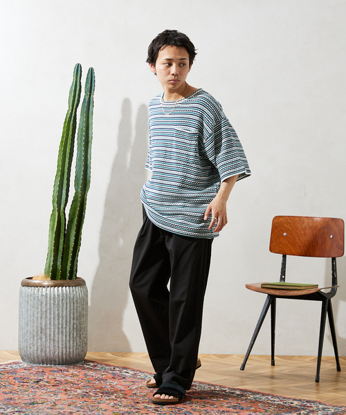 JOURNAL STANDARD relume(ジャーナルスタンダード レリューム)の「CALIFORNIA ジャガードボーダーTシャツ(Tシャツ/カットソー・メンズ・ホワイト/ブラウン/ボルドー・MEDIUM/LARGE)」の4枚目の写真