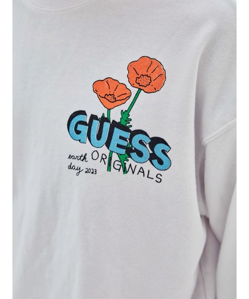 Guess(ゲス)の「GUESS Originals Earth Day Floral Crewneck トップス スウェット(スウェット・メンズ・ホワイト・SMALL/MEDIUM/LARGE/X-LARGE)」の5枚目の写真