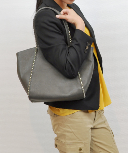 cache cache(カシュ カシュ)の「カシュカシュ cachecache / ボールチェーン2wayトートバッグ(トートバッグ・レディース・ダークグレー/パイソン/ベージュ系その他/ブラック/ライトグレー・FREE)」の3枚目の写真